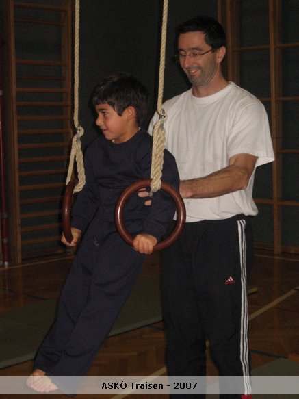 Kinder - Gerteturnen mit Paul, November 2007