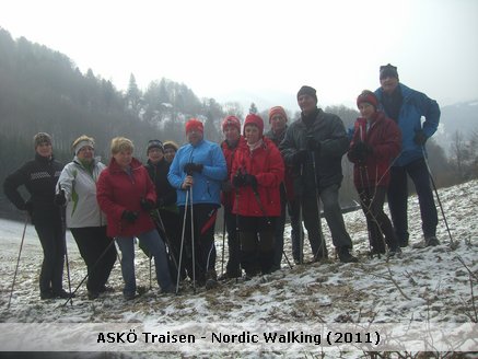 Nordic Walking am 23.02.2011: 12 Personen (inklusive Pfeffer Mimi als Gastwalkerin aus Hohenberg) gingen vom Proisl Denkmal Richtung Topf-Holzer über den Wiegenhof und Traisen Ort, und nach kurzer Rast beim Wirtshaus Roteneder in Wiesenfeld wieder zurück zum Proisl Denkmal nach Traisen.