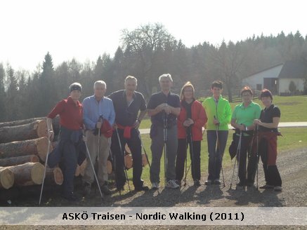 ASKÖ Nordic Walking am 30.3.2011:  Wir fahren bei herrlichen Frühlingswetter nach Schwarzenbach, bis zur Abzweigung Hellgrund. Von dort geht es zu Fuß weiter, den Schwarzenbacher Rundwanderweg Richtung Kukubauerhütte, zweigen aber vorher ab und gehen die Donaublick Strecke zurück nach Schwarzenbach. Vor dem Gasthaus Hollaus ließen wir den  wunderschönenTag in der Abendsonne ausklingen.