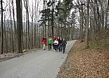 ASKÖ Nordic Walking am 6.4.2011: Der Weg führte uns v. Proisl-Denkmal über den Traisensteg - Radweg zur Eisenbahnbrücke - in der Au entlang der Gölsen bis zur Köckbrücke - unter der Hainfelderstraße durch Richtung Wiesenbach -Traisenort - hinauf zum Wiegenhof - über Buchersreith zur Fam. Rauchenberger. Nach einer kurzen Rast  gings wieder zurück ins Tal, zum Bahnhof und über den Radweg zurück zum Ausgangspunkt.