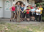 ASKÖ Nordic Walking am 12.5.2011: Mit dem Auto gehts von Traisen in den Schwarzenbach-Oberhellgrund. Von dort zu Fuß bergabwärts auf die Schwarzenbacher Straße - wieder aufwärts zum Angerbauer - Katzelhofer Höhe - zurück zum Oberhellgrund. Dort lassen wir in der Sonne den schönen Frühlingstag ausklingen, bevor es wieder zurück nach Traisen geht.